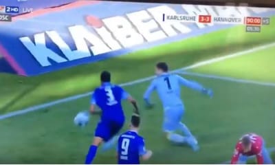 VÍDEO: sofre golo aos 90+5, tenta socar a bola e acaba expulso por agressão - TVI