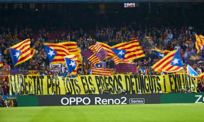 Na falta de publicidade, Barcelona exibe Senyera em Camp Nou - TVI