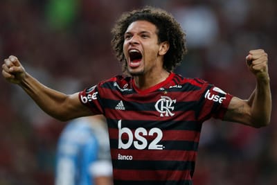 Boa notícia para Jesus: Arão renova pelo Flamengo - TVI