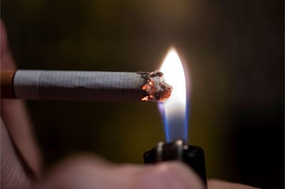 Vai ser proibido fumar ao ar livre junto a escolas e hospitais - TVI