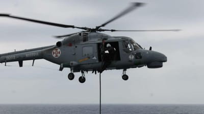 Força Aérea resgata tripulante que navegava ao largo da ilha Terceira nos Açores - TVI