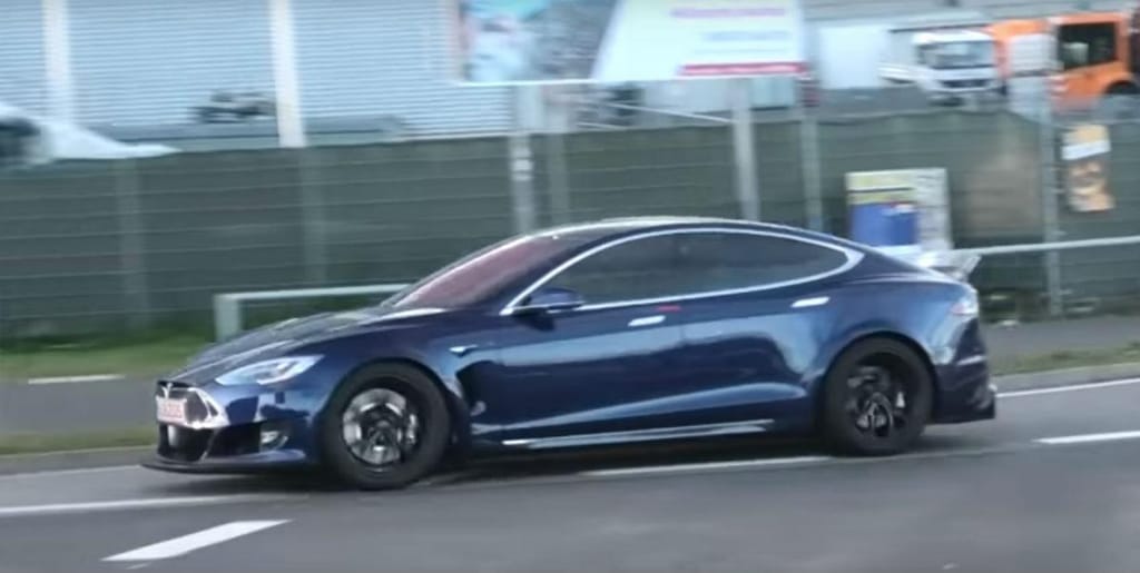 Tesla Model S Plaid - protótipo (reprodução YouTube Carspotter Jeroen)