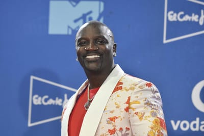 Web Summit: Akon quer desnvolver África com a sua moeda, o "Akoin" - TVI