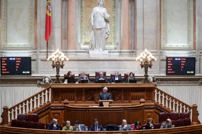 Orçamento do Estado para 2020 é entregue no Parlamento a 16 de dezembro - TVI