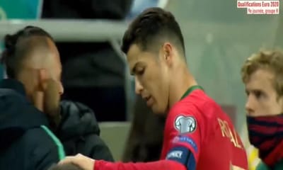 VÍDEO: Ronaldo fez delícias de uma criança no Algarve - TVI