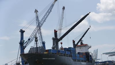 Exportações caem 9,8% e importações recuam 17,2% em janeiro - TVI