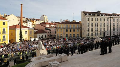 Manifestação da PSP e GNR junta cerca de 13 mil profissionais - TVI