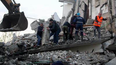 Sismo provoca desabamento de hotel na Albânia: há 30 mortos e mais de 600 feridos - TVI