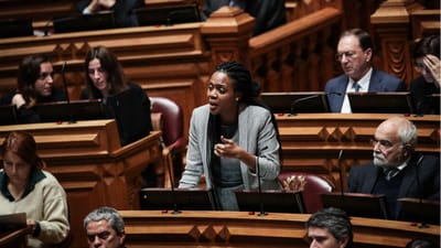 Joacine exalta-se contra proposta de retirada da confiança: "Isto é mentira! Tenham vergonha!" - TVI