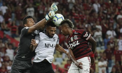 Treinador do Ceará despedido após goleada do Flamengo - TVI