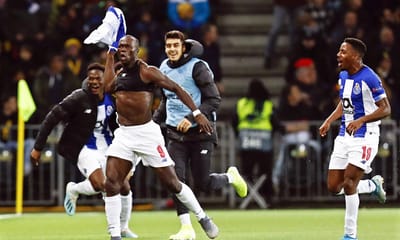 VÍDEO: o segundo golo do FC Porto visto da bancada - TVI