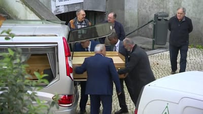 Vieira marcou presença nas cerimónias fúnebres de Rogério Pipi - TVI