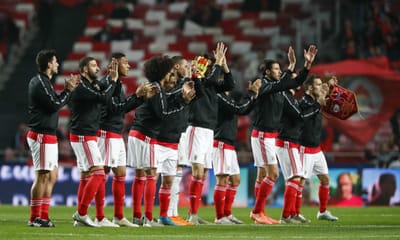 VÍDEO: Jota faz golo de belo efeito e aumenta vantagem do Benfica - TVI