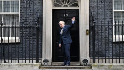 Boris Johnson recebido com vivas em Downing Street após pedir para formar Governo - TVI