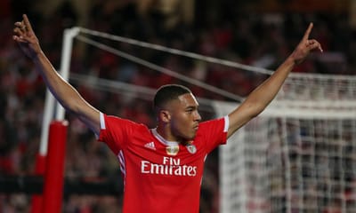 VÍDEO: Vinícius faz o segundo do Benfica e volta aos golos um mês depois - TVI