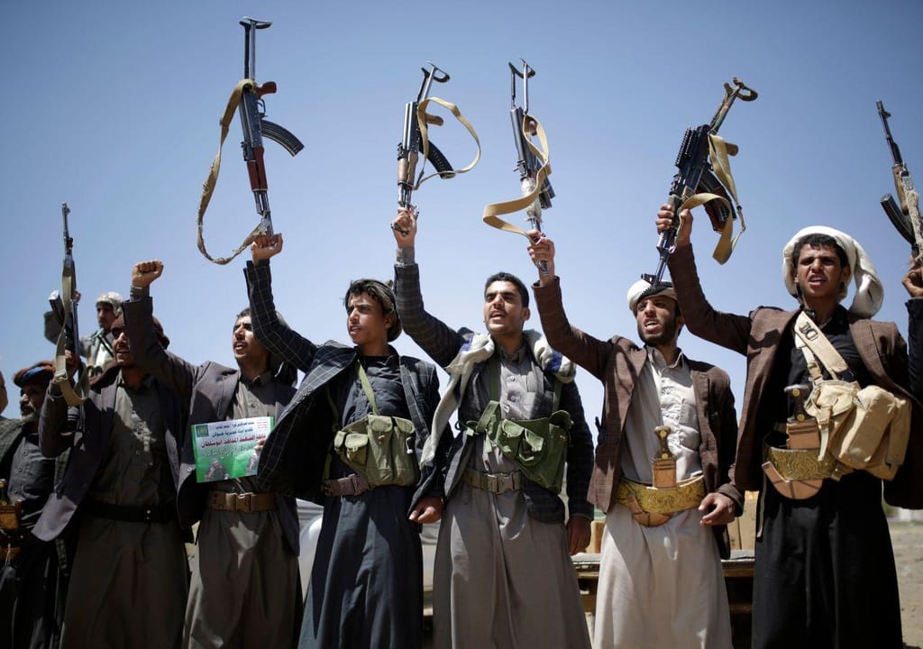 Iémen (guerras civis entre tribos são constantes)