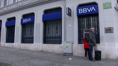 Espanhóis BBVA e Sabadell iniciam negociações para eventual fusão - TVI