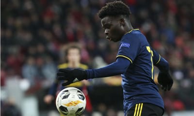 OFICIAL: Arsenal acerta contrato de «longa duração» com Bukayo Saka - TVI