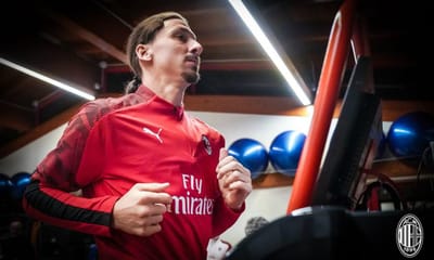 Ibrahimovic e a covid-19: «O vírus teve a coragem de me desafiar» - TVI