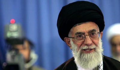 Líder supremo do Irão diz que Trump "é um palhaço" e quer atingir o país pelas costas - TVI