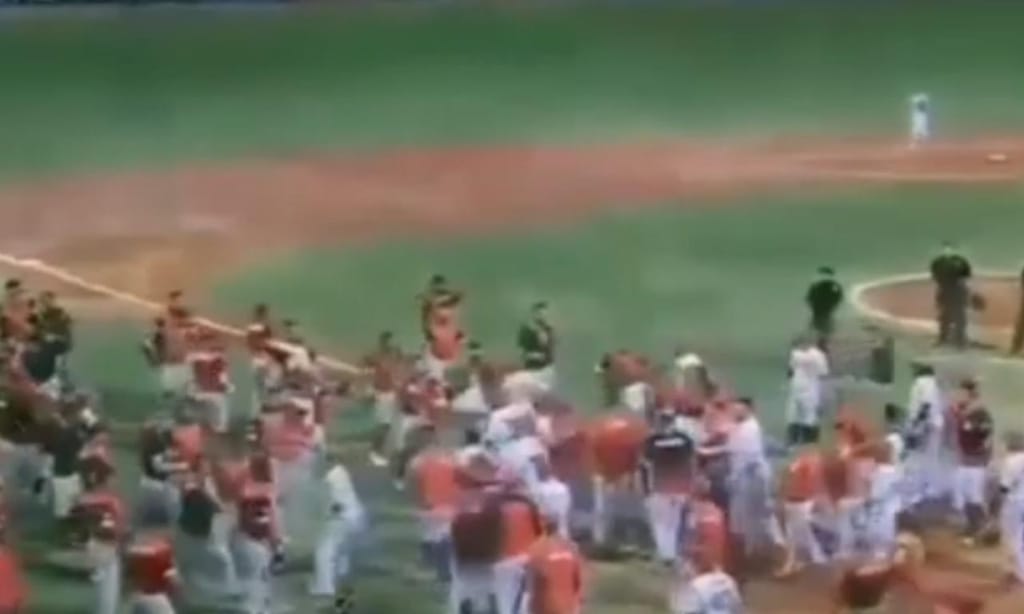 Batalha campal em jogo de basebol na Venezuela