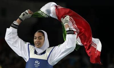 Única medalhada olímpica do Irão alerta para opressão a mulheres - TVI
