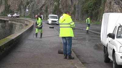 Mau tempo: derrocada corta trânsito na Avenida Gustavo Eiffel no Porto - TVI