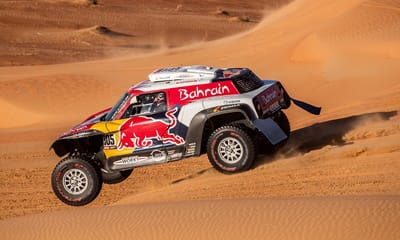 Motores: Sainz vence Dakar pela terceira vez, Brabek triunfa nas motas - TVI