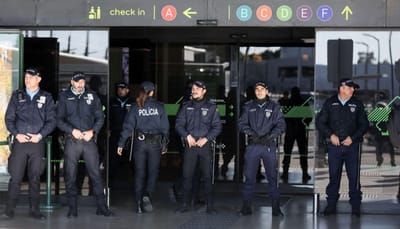 Movimento Zero concentra cerca de 100 polícias em vigília no Aeroporto de Lisboa - TVI