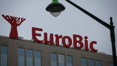 Polícia Judiciária fez buscas a banco Eurobic e duas consultoras a pedido de autoridades angolanas - TVI