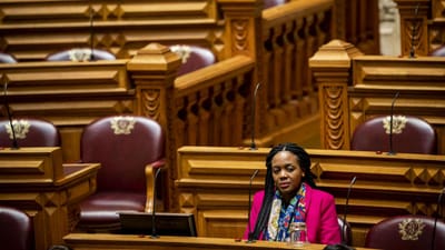 Livre convoca Joacine para assembleia, mas deputada nega - TVI