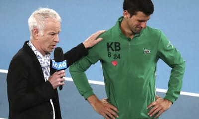 VÍDEO: Djokovic emocionado a falar da morte do «amigo e mentor» Kobe - TVI