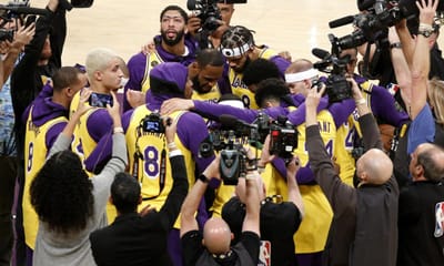 VÍDEO: Lakers apresentam todos os jogadores como Kobe Bryant - TVI