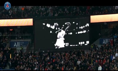 VÍDEO: arrepiante silêncio na homenagem do PSG a Kobe Bryant - TVI