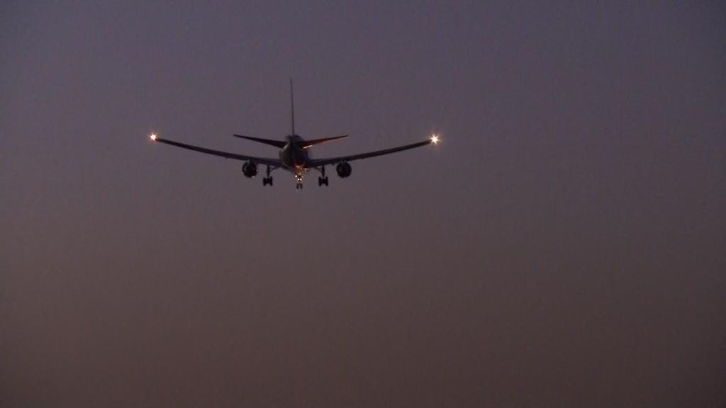 Vídeo: Avião da Air Canada aterra em Barajas sem trem de aterragem