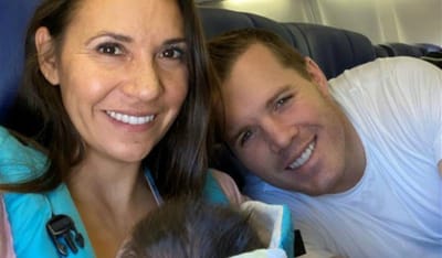 Estranhos organizam baby shower em pleno voo a casal que adotou recém-nascida - TVI