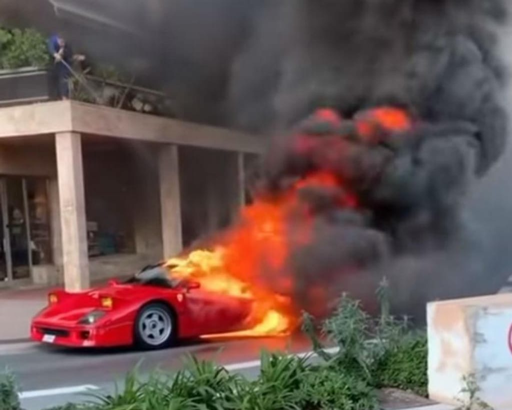 Ferrari F40 arde no Mónaco (reprodução YouTube)