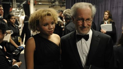 Filha de Steven Spielberg prepara carreira na pornografia: "Sou um ser sexual" - TVI