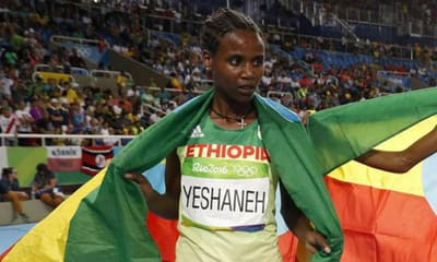 Atletismo: etíope Ababel Yeshaneh bateu recorde da meia maratona feminina - TVI