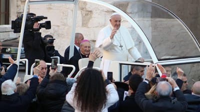 Covid-19: Papa fará oração dominical do Angelus em vídeo - TVI