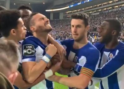 VÍDEO: todos a festejar o golo do FC Porto (menos Marcano) - TVI