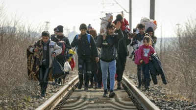 Chegadas de migrantes à Europa diminuíram em 2020 e mortes aumentaram nas travessias - TVI