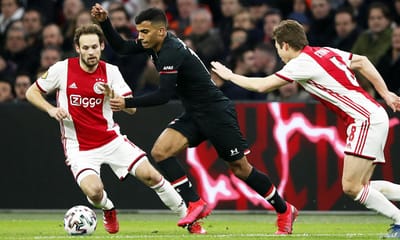 Holanda: não há campeão, não há descidas e Ajax vai à Champions - TVI