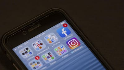 Tribunal obriga avó a apagar fotos dos netos do Facebook - TVI