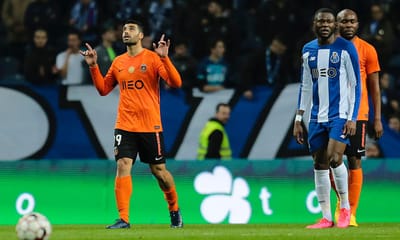 Sporting disputa Taremi com o FC Porto - TVI