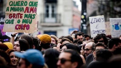 Milhares de pessoas manifestam-se em Lisboa pela igualdade de direitos das mulheres - TVI