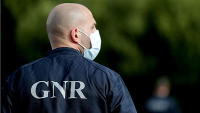 GNR apreendeu armas e munições a suspeito de violência doméstica em Braga - TVI
