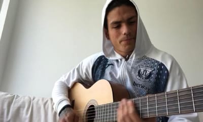 VÍDEO: ex-Sporting Jonathan Silva dá espetáculo musical nas redes sociais - TVI