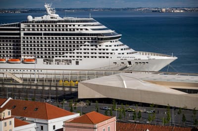Covid-19: testes aos portugueses no cruzeiro atracado em Lisboa deram negativo - TVI
