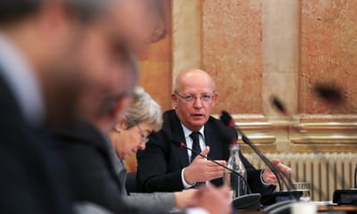 Ministro dos Negócios Estrangeiros estima que 2 a 3 mil portugueses precisem de repatriamento - TVI